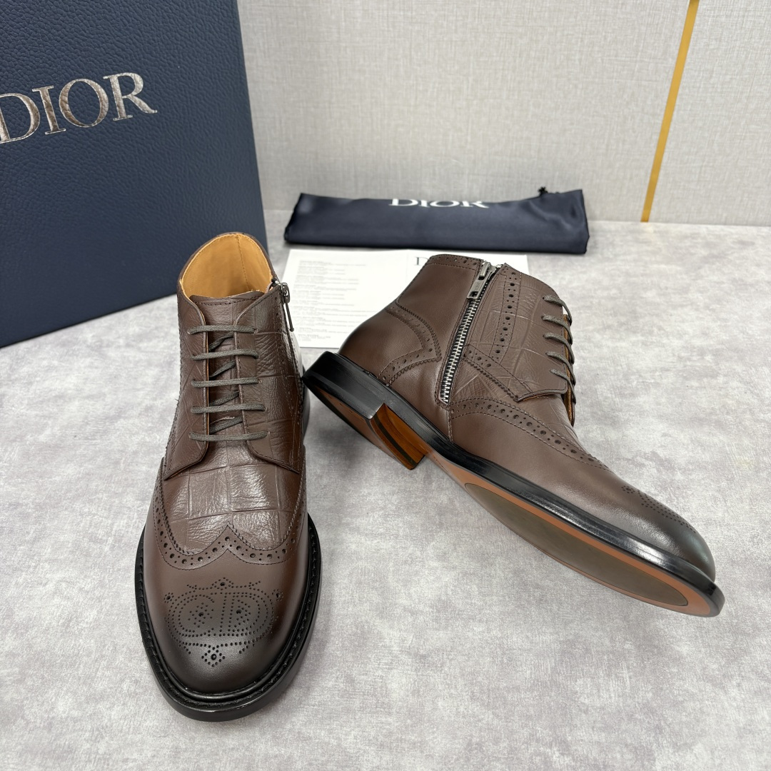 💋💍CD家新品 Dio*r 迪-奥 男士布洛克短靴 中帮皮靴 法式奢华与英伦雅痞的跨界杰作 高定基因邂逅