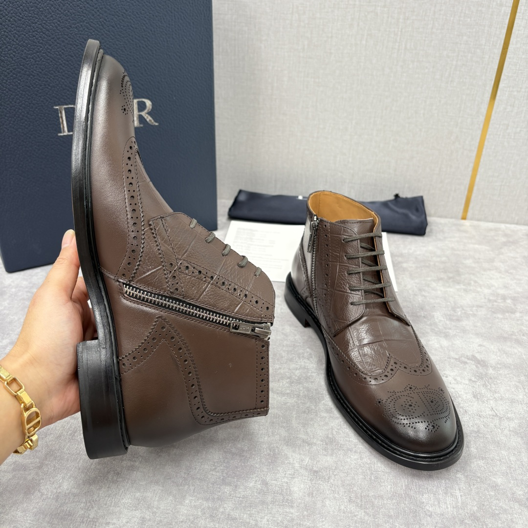 💋💍CD家新品 Dio*r 迪-奥 男士布洛克短靴 中帮皮靴 法式奢华与英伦雅痞的跨界杰作 高定基因邂逅