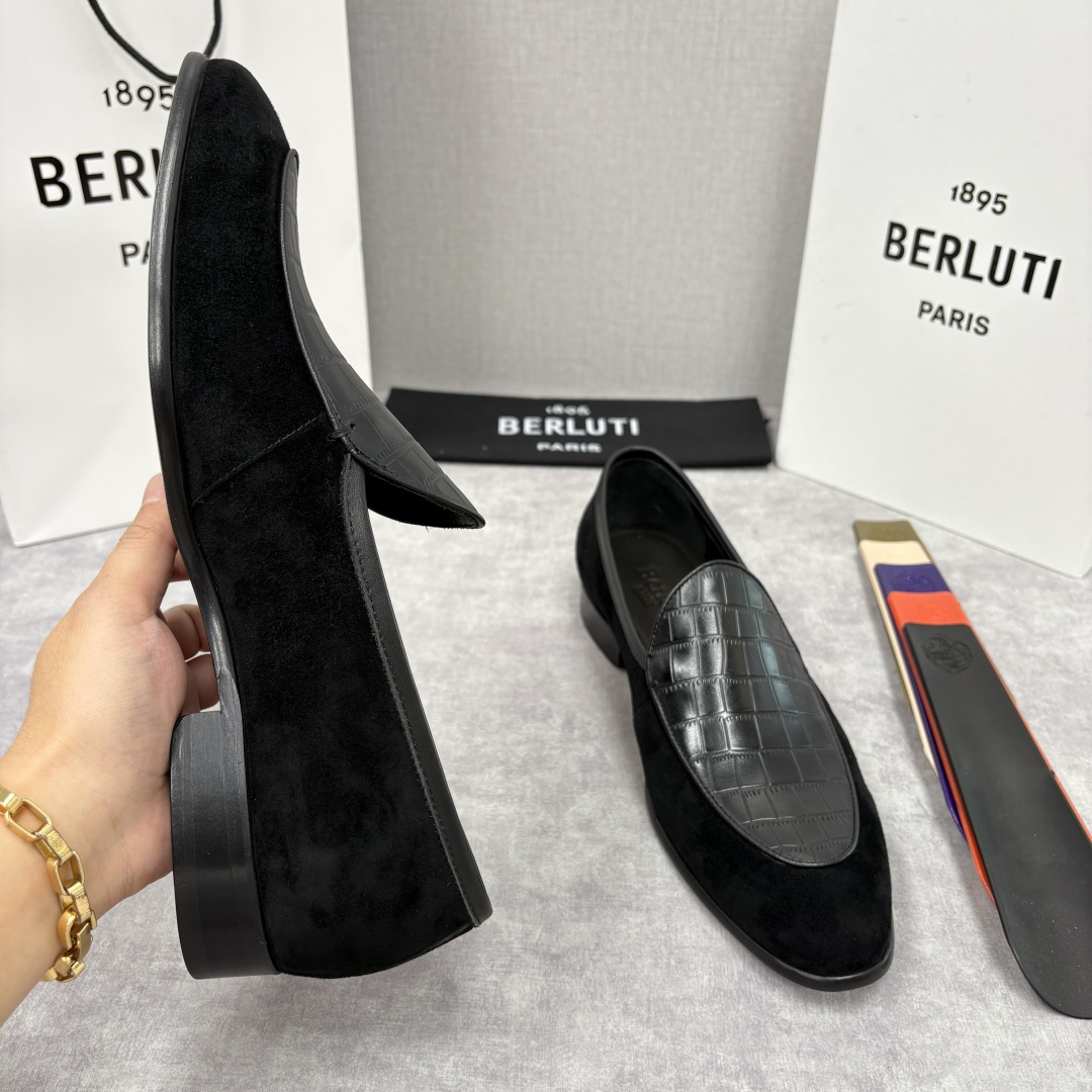 💋💍Berlut* 布鲁提 新款男士乐福鞋皮鞋 鞋面采用细腻反绒皮与仿鳄鱼纹压花牛皮拼接，反绒皮的柔软细