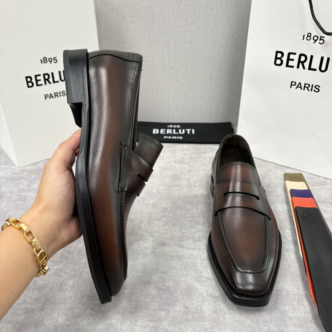 💋💍Berlut* 布鲁提 新款男士手工擦色正装鞋乐福鞋皮鞋上新🆕 以乐福鞋为载体，重新定义了“无鞋带”