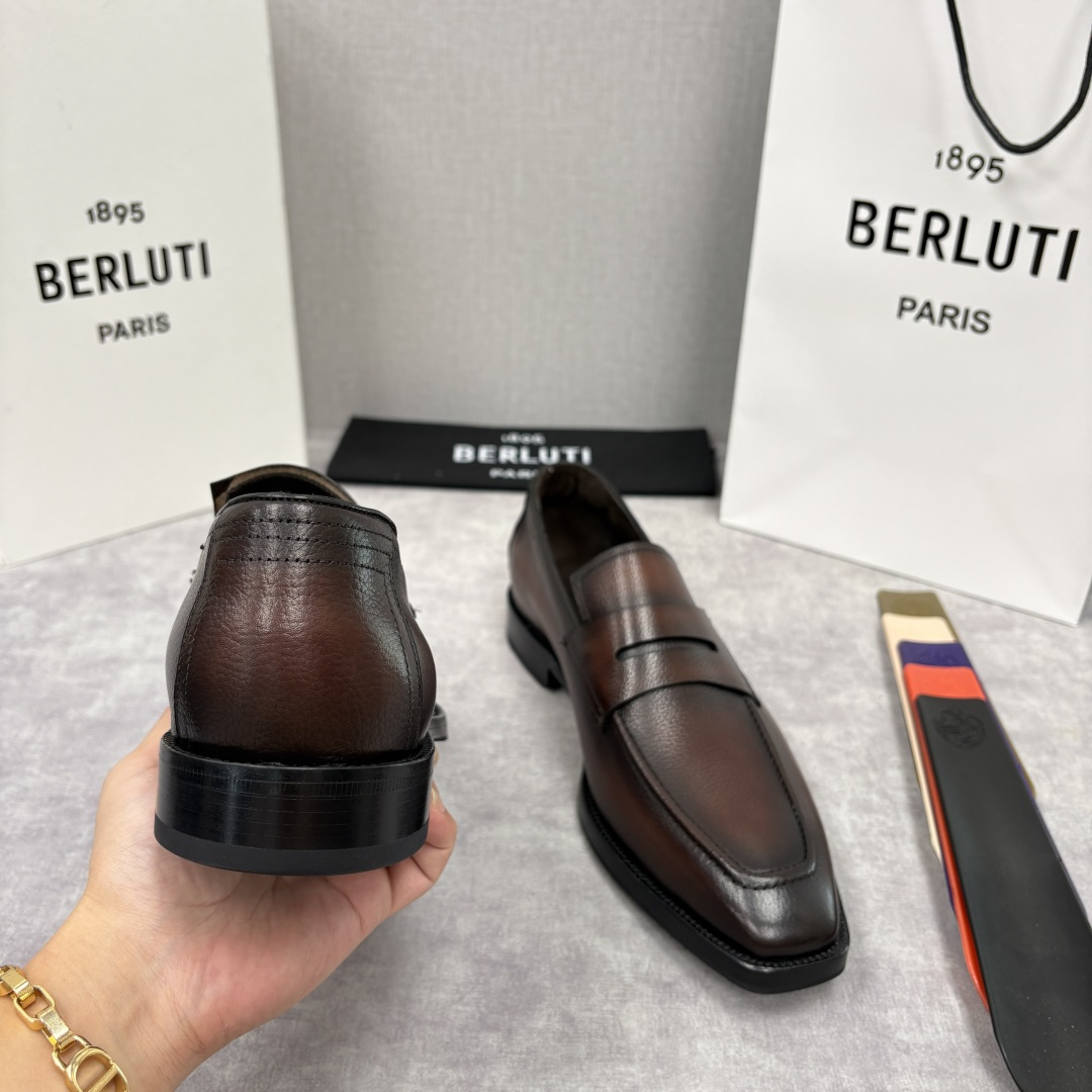 💋💍Berlut* 布鲁提 新款男士手工擦色正装鞋乐福鞋皮鞋上新🆕 以乐福鞋为载体，重新定义了“无鞋带”