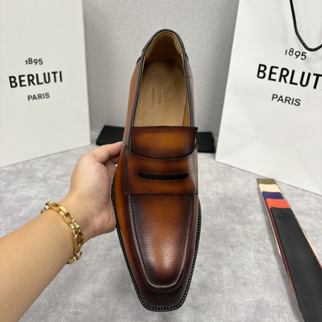 💋💍Berlut* 布鲁提 新款男士手工擦色正装鞋乐福鞋皮鞋上新🆕 以乐福鞋为载体，重新定义了“无鞋带”