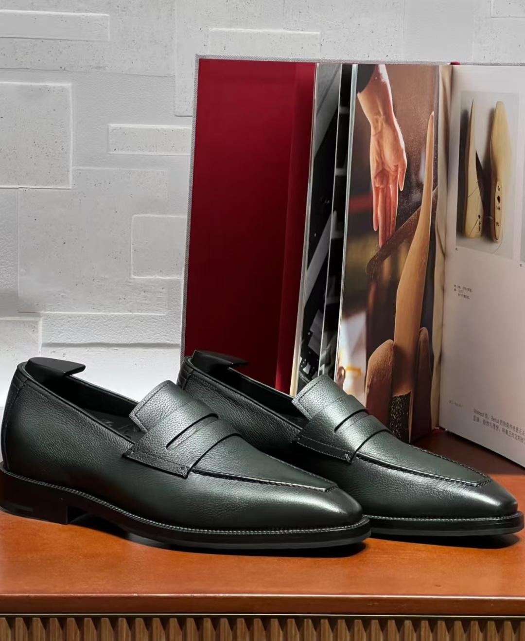 💋💍Berlut* 布鲁提 新款男士手工擦色正装鞋乐福鞋皮鞋上新🆕 以乐福鞋为载体，重新定义了“无鞋带”