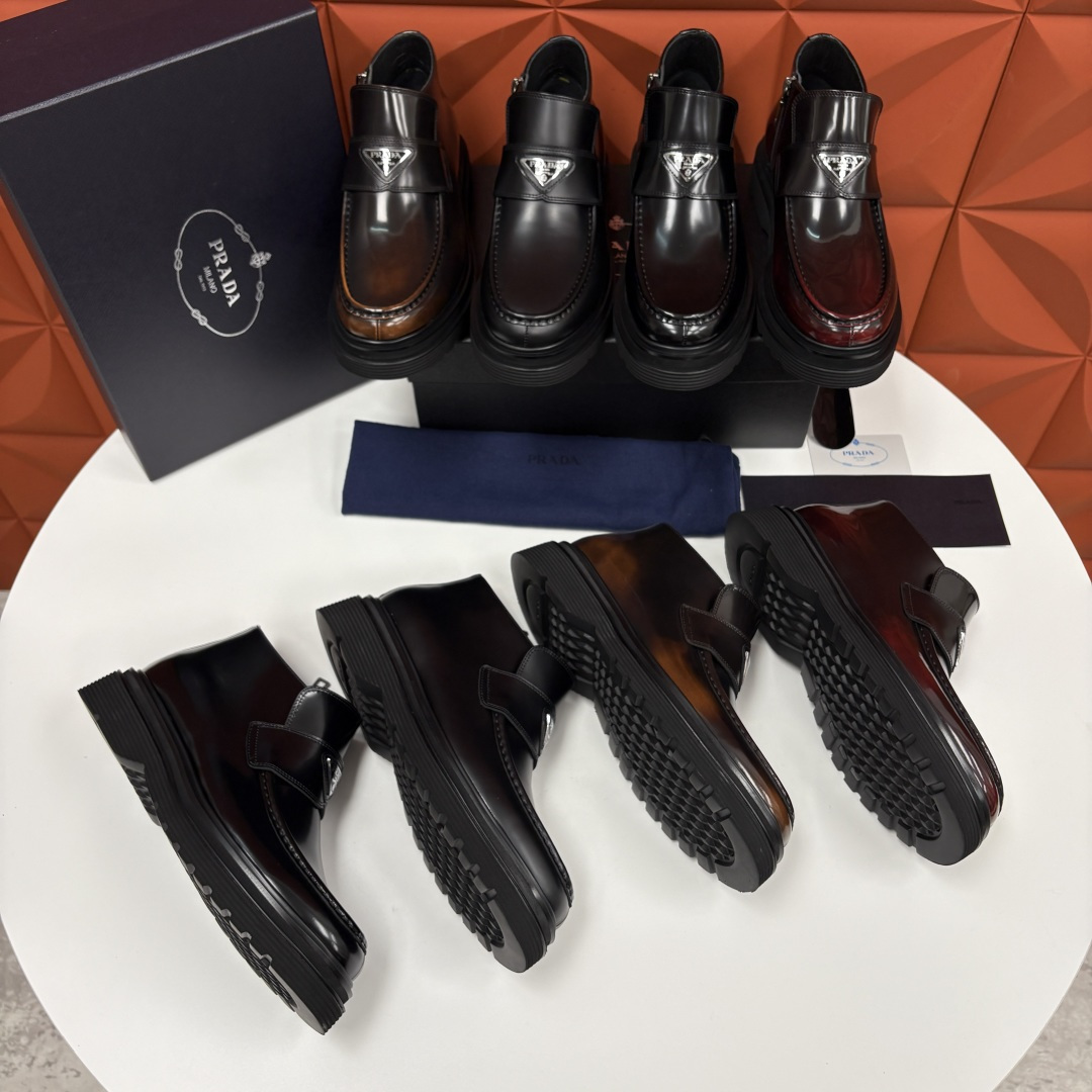 💋💍P家 普拉-达 Prad* 男士亮面厚底短靴 踝靴：经典与先锋的摩登碰撞 采用进口亮面开边珠擦色牛皮