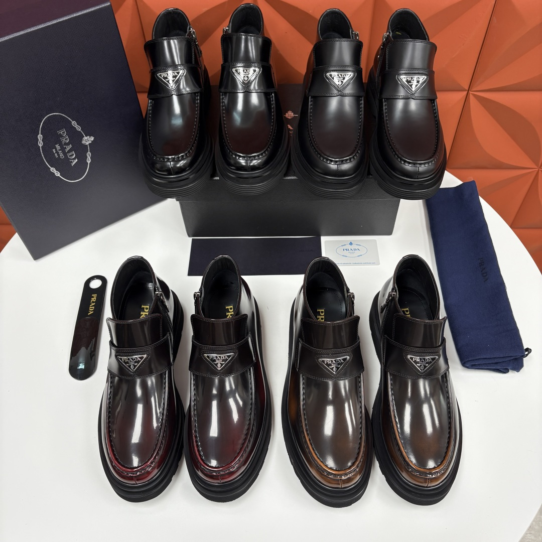 💋💍P家 普拉-达 Prad* 男士亮面厚底短靴 踝靴：经典与先锋的摩登碰撞 采用进口亮面开边珠擦色牛皮