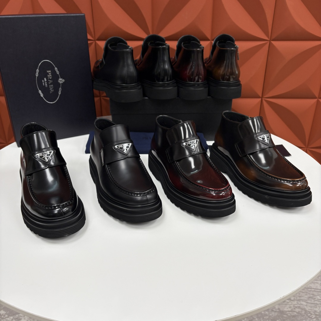 💋💍P家 普拉-达 Prad* 男士亮面厚底短靴 踝靴：经典与先锋的摩登碰撞 采用进口亮面开边珠擦色牛皮