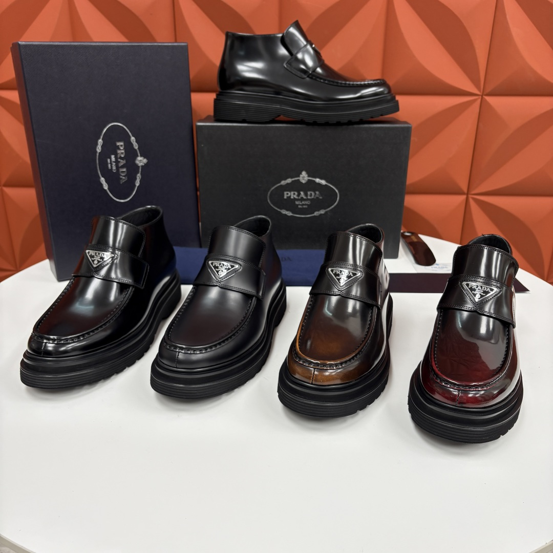 💋💍P家 普拉-达 Prad* 男士亮面厚底短靴 踝靴：经典与先锋的摩登碰撞 采用进口亮面开边珠擦色牛皮