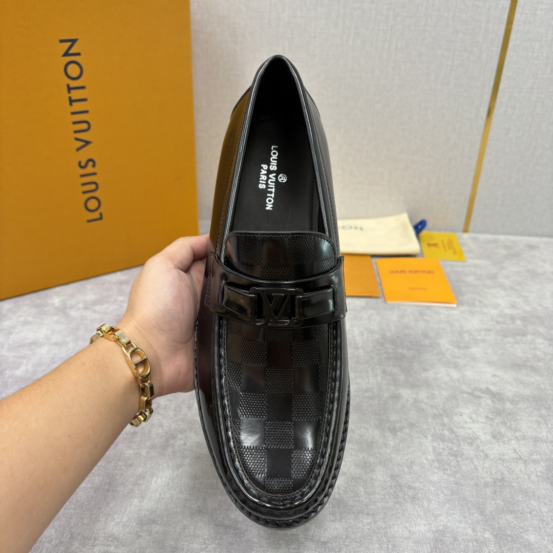 💋💍L家新品 LOUI* 乐福鞋皮鞋 官方 9,350 本款Major乐福鞋皮鞋 采用品牌标志性的 Da