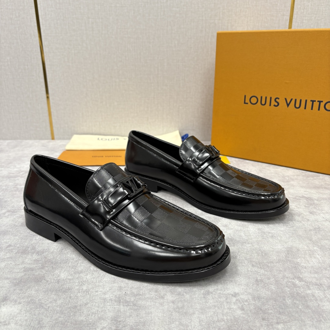 💋💍L家新品 LOUI* 乐福鞋皮鞋 官方 9,350 本款Major乐福鞋皮鞋 采用品牌标志性的 Da