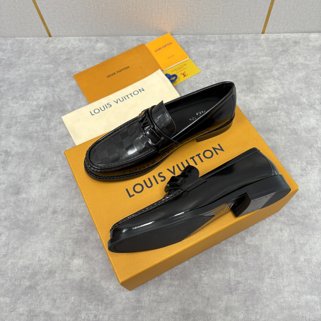 💋💍L家新品 LOUI* 乐福鞋皮鞋 官方 9,350 本款Major乐福鞋皮鞋 采用品牌标志性的 Da