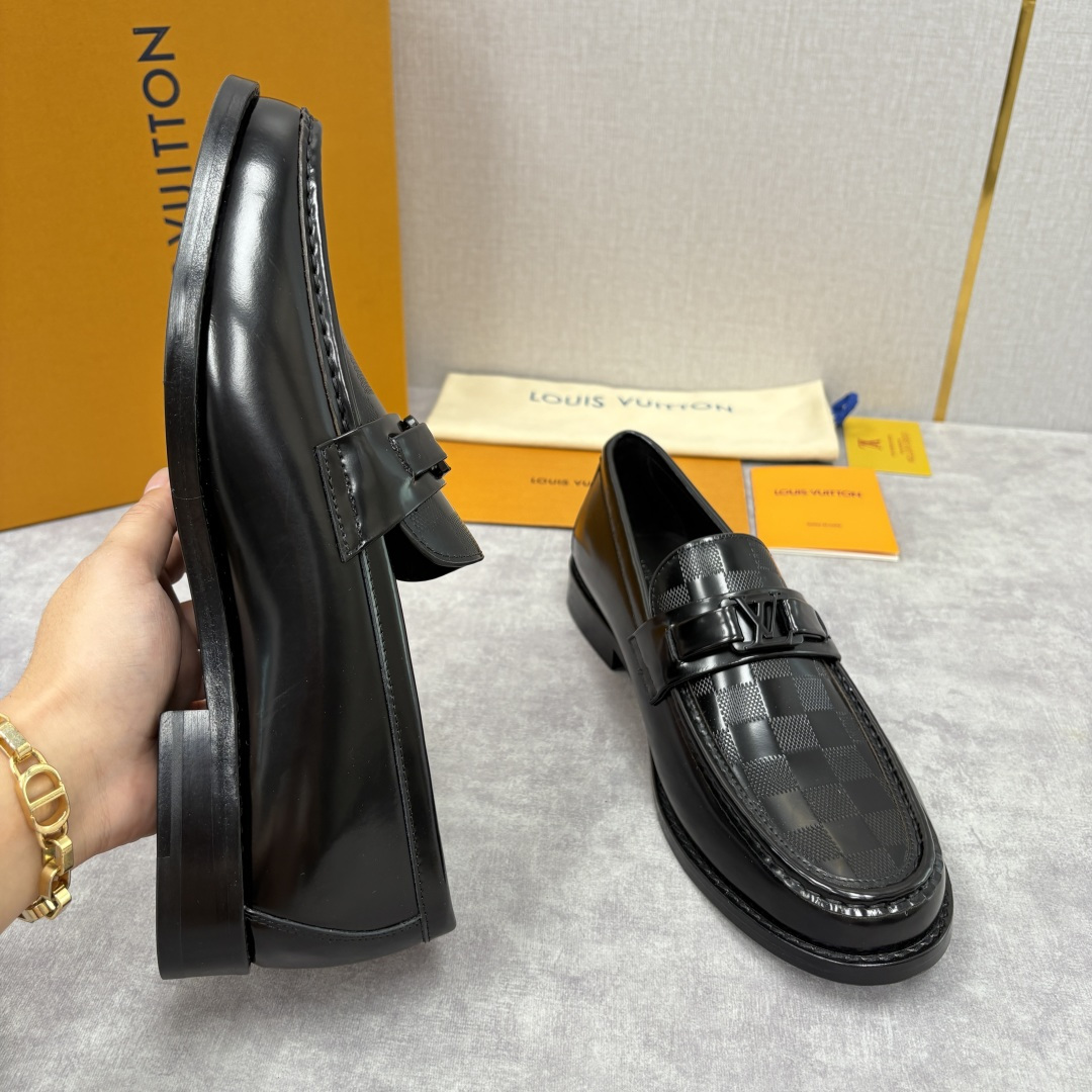 💋💍L家新品 LOUI* 乐福鞋皮鞋 官方 9,350 本款Major乐福鞋皮鞋 采用品牌标志性的 Da