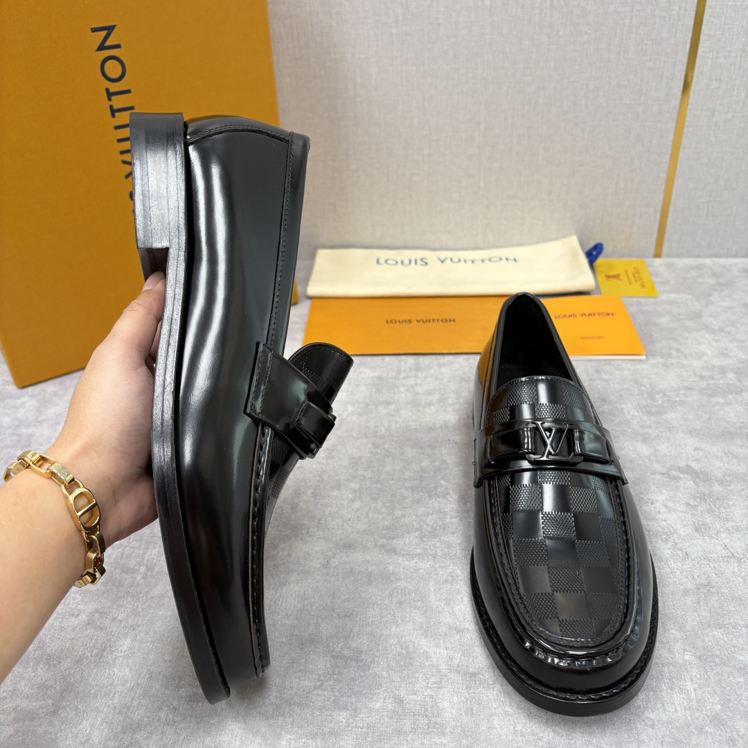 💋💍L家新品 LOUI* 乐福鞋皮鞋 官方 9,350 本款Major乐福鞋皮鞋 采用品牌标志性的 Da