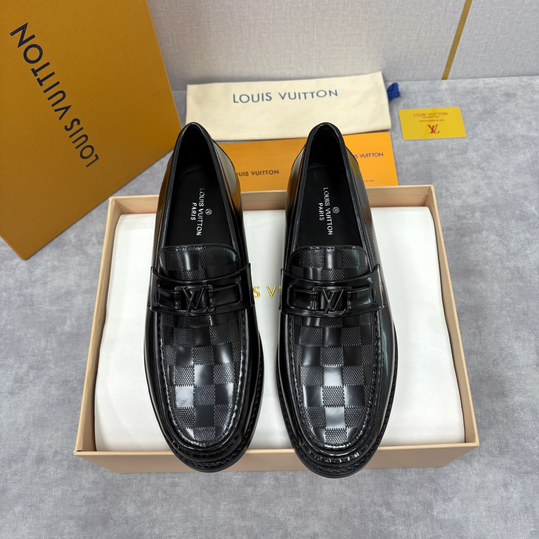 💋💍L家新品 LOUI* 乐福鞋皮鞋 官方 9,350 本款Major乐福鞋皮鞋 采用品牌标志性的 Da