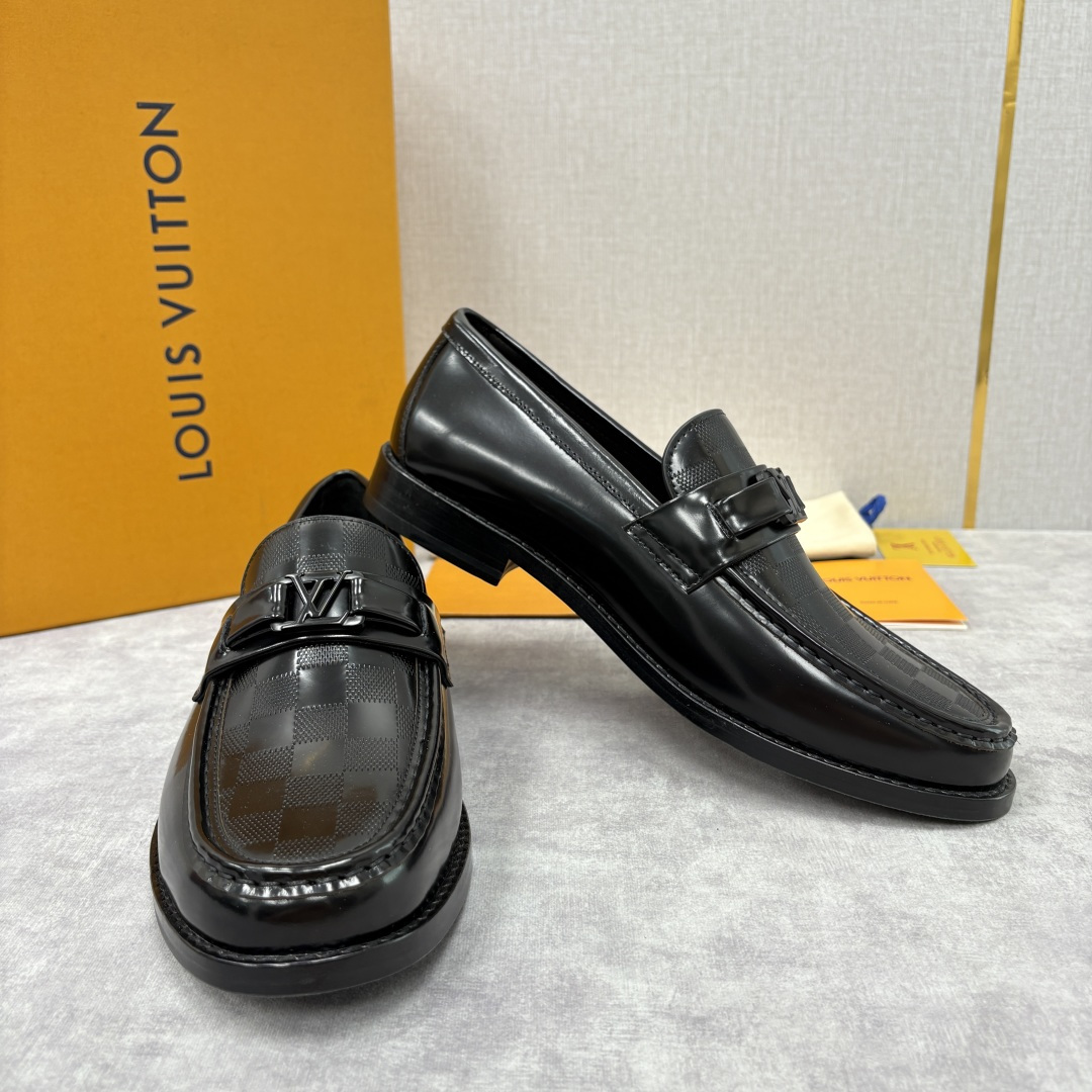 💋💍L家新品 LOUI* 乐福鞋皮鞋 官方 9,350 本款Major乐福鞋皮鞋 采用品牌标志性的 Da