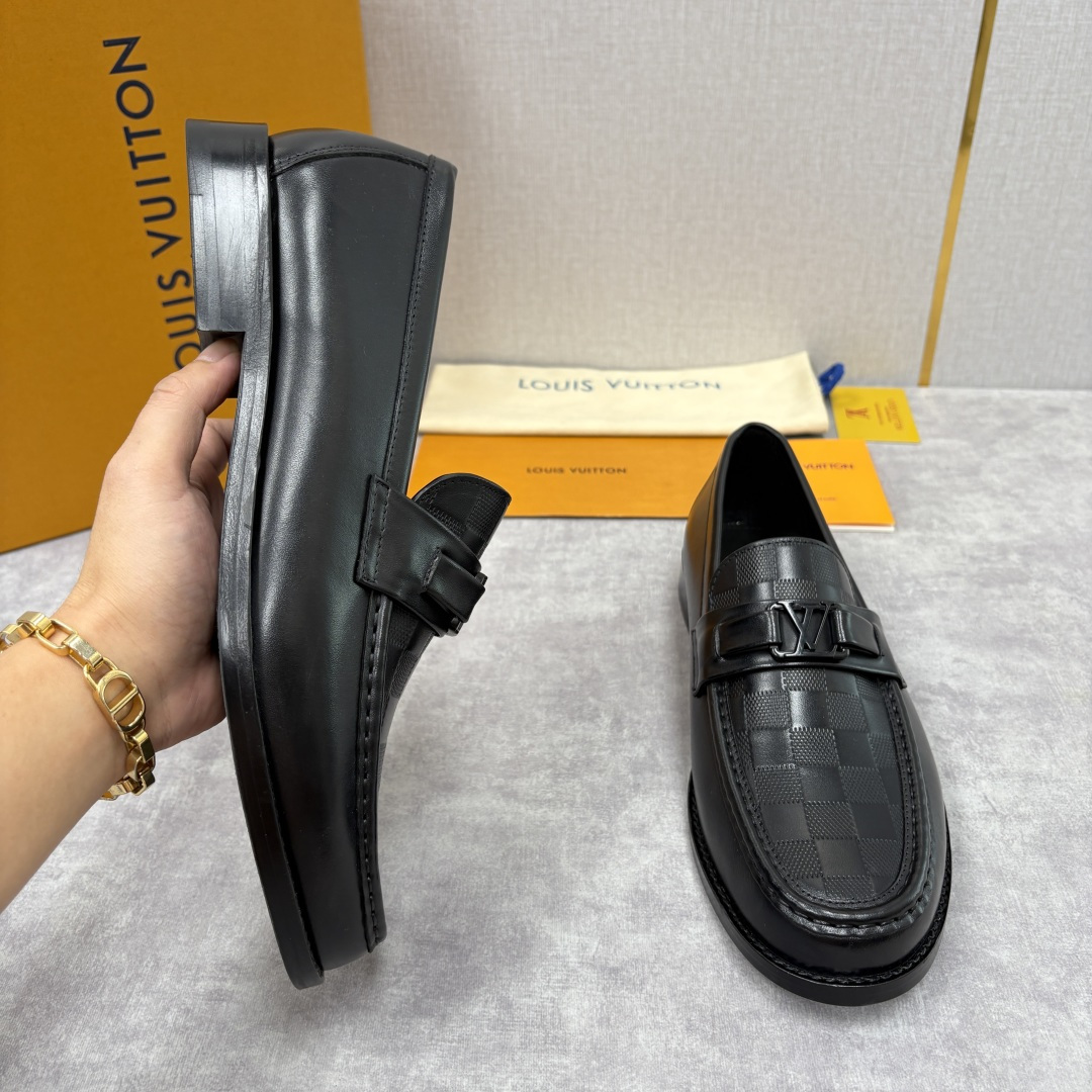 💋💍L家新品 LOUI* 乐福鞋皮鞋 官方 9,350 本款Major乐福鞋皮鞋 采用品牌标志性的 Da