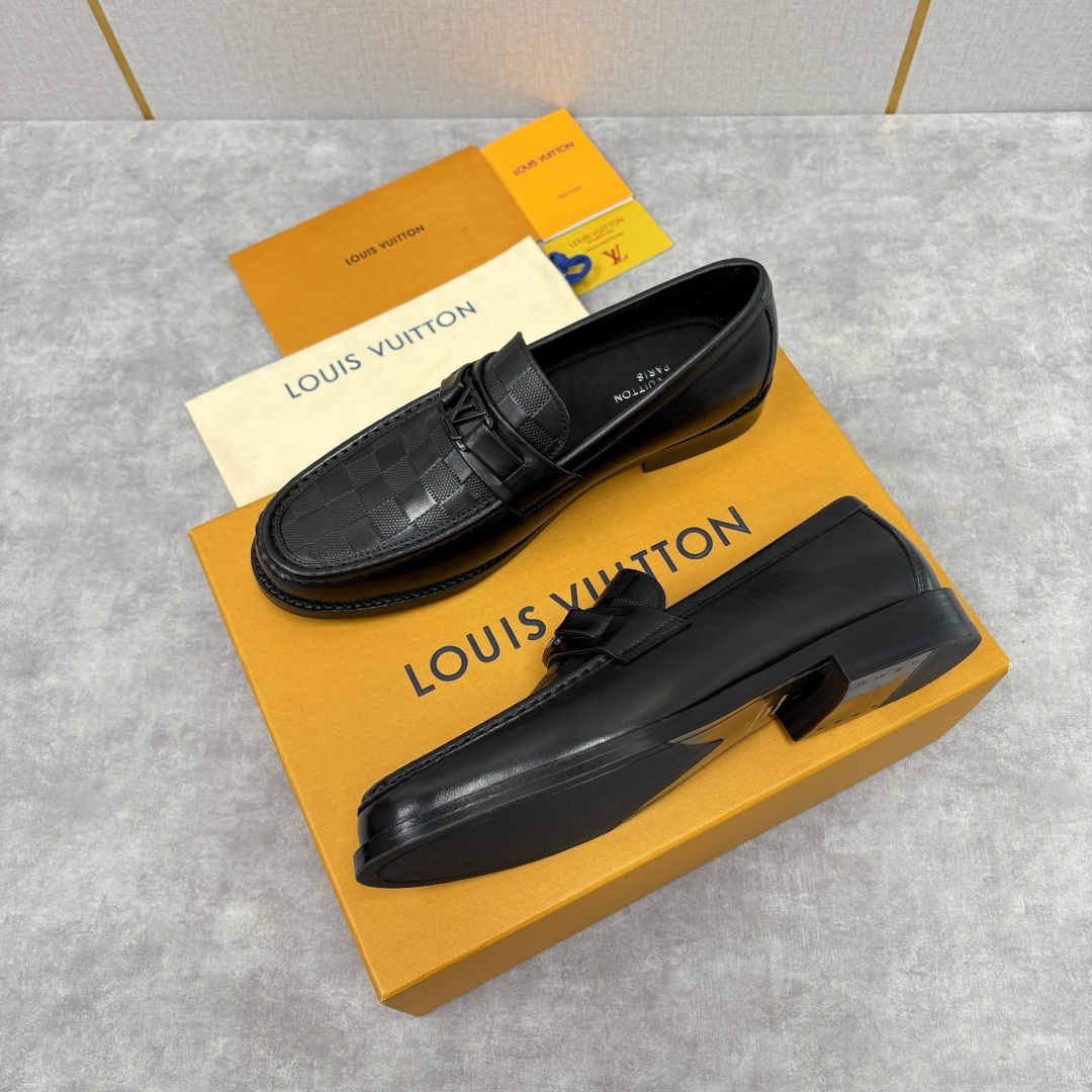 💋💍L家新品 LOUI* 乐福鞋皮鞋 官方 9,350 本款Major乐福鞋皮鞋 采用品牌标志性的 Da