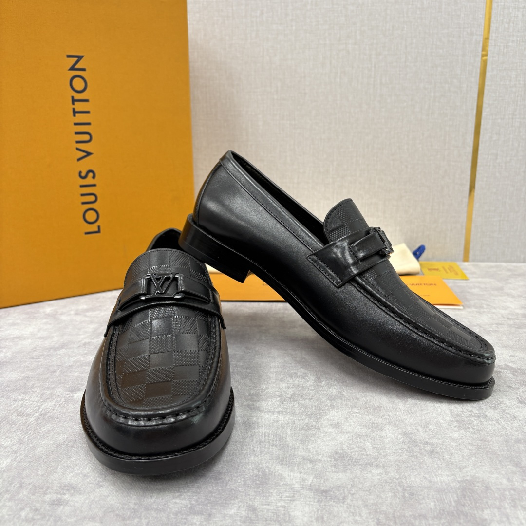 💋💍L家新品 LOUI* 乐福鞋皮鞋 官方 9,350 本款Major乐福鞋皮鞋 采用品牌标志性的 Da