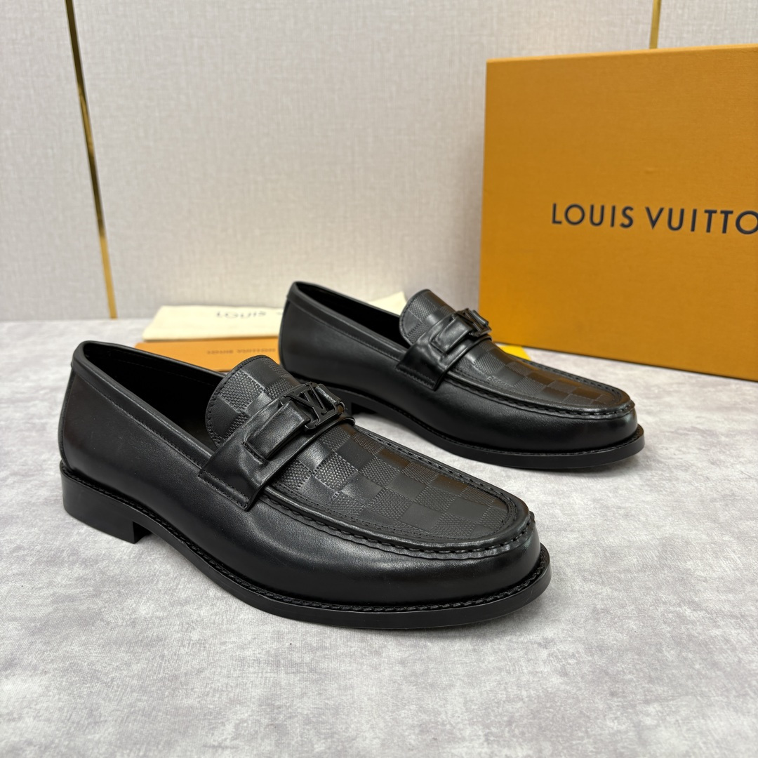 💋💍L家新品 LOUI* 乐福鞋皮鞋 官方 9,350 本款Major乐福鞋皮鞋 采用品牌标志性的 Da