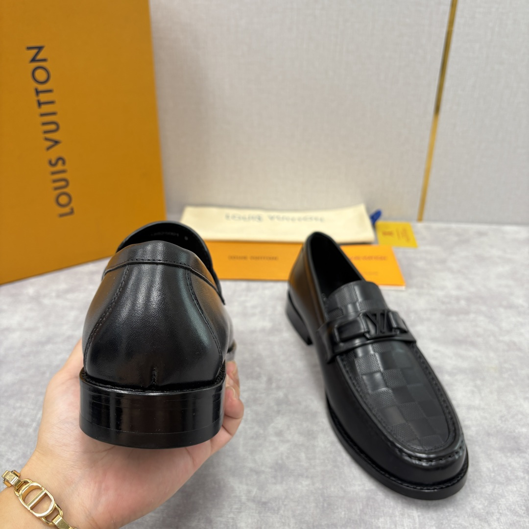 💋💍L家新品 LOUI* 乐福鞋皮鞋 官方 9,350 本款Major乐福鞋皮鞋 采用品牌标志性的 Da