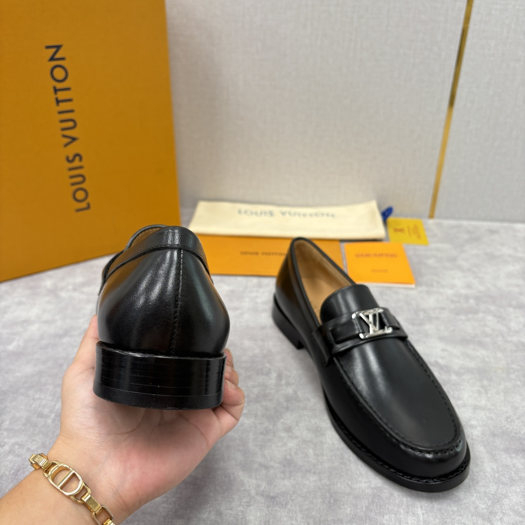 💋💍L家新品 LOUI* 乐福鞋皮鞋 官方 9,350 本款Major乐福鞋皮鞋 采用品牌标志性的 Da