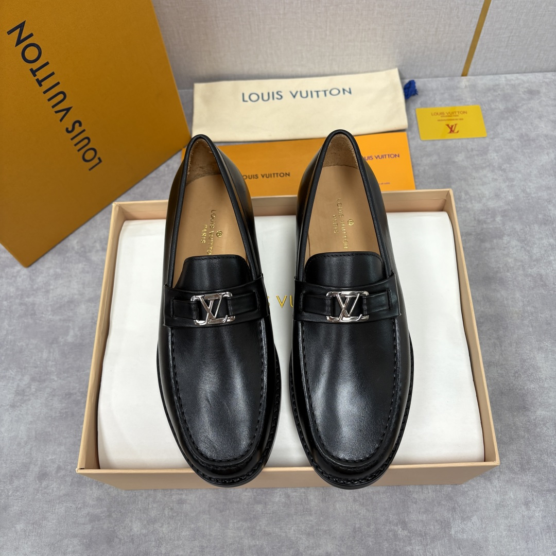 💋💍L家新品 LOUI* 乐福鞋皮鞋 官方 9,350 本款Major乐福鞋皮鞋 采用品牌标志性的 Da