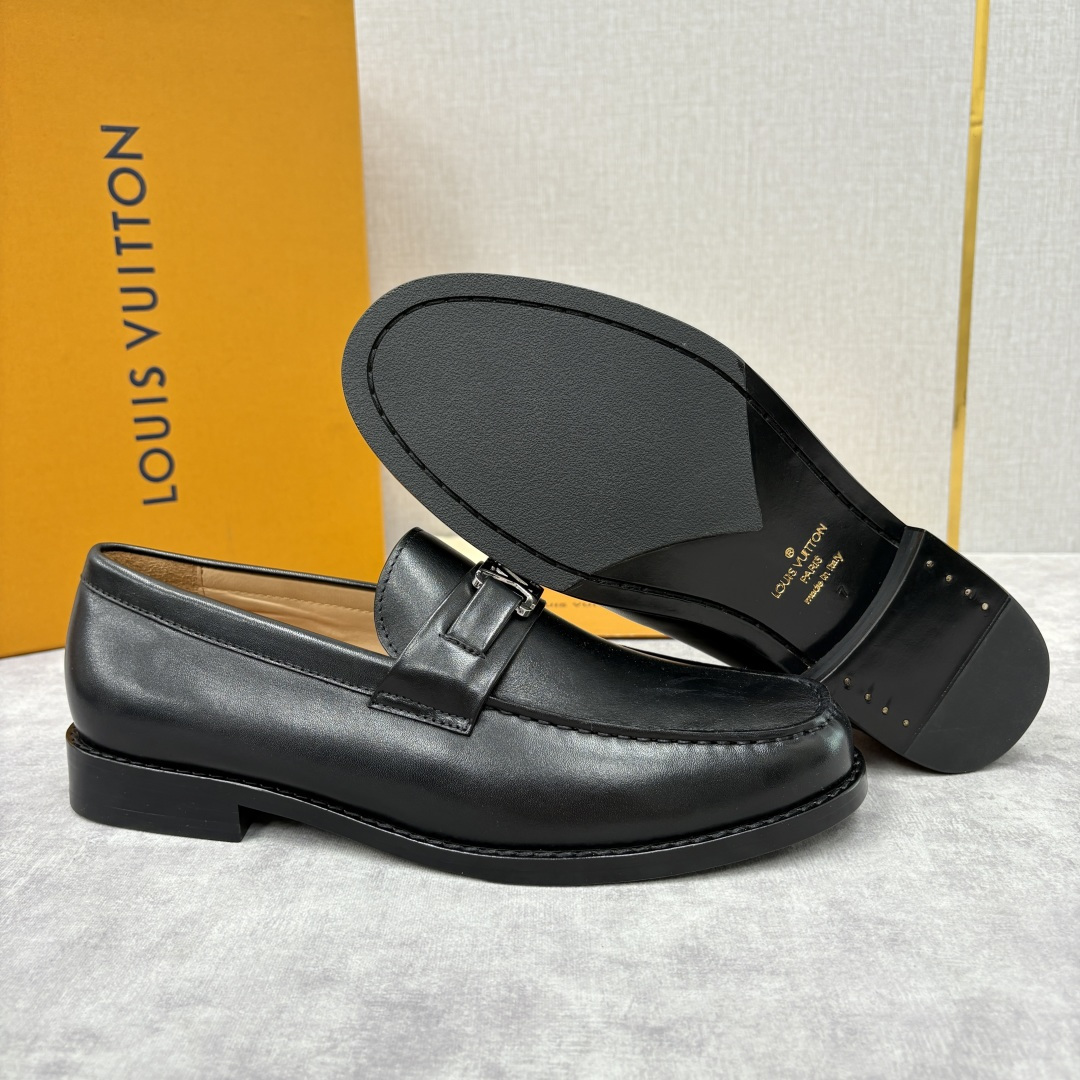 💋💍L家新品 LOUI* 乐福鞋皮鞋 官方 9,350 本款Major乐福鞋皮鞋 采用品牌标志性的 Da