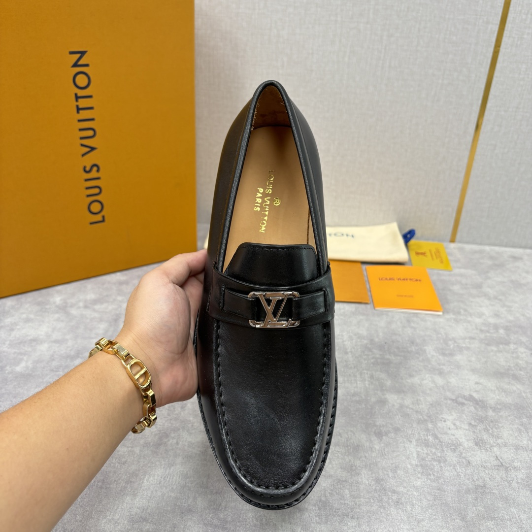 💋💍L家新品 LOUI* 乐福鞋皮鞋 官方 9,350 本款Major乐福鞋皮鞋 采用品牌标志性的 Da