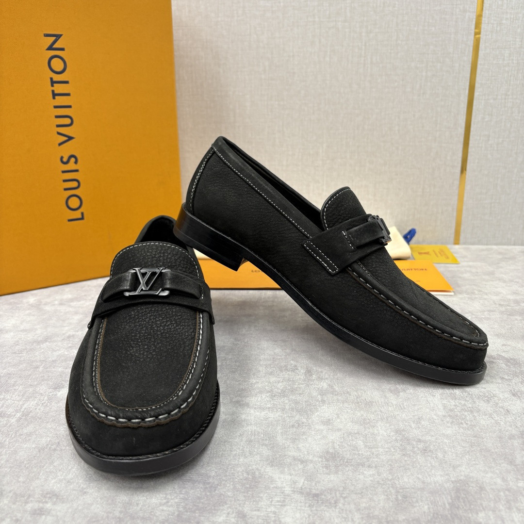 💋💍L家新品 LOUI* 乐福鞋皮鞋 官方 9,350 本款Major乐福鞋皮鞋 采用品牌标志性的 Da