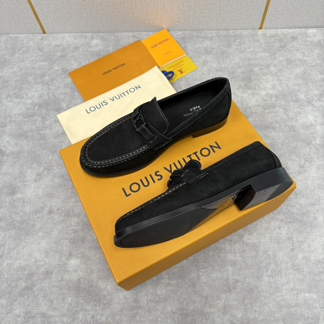 💋💍L家新品 LOUI* 乐福鞋皮鞋 官方 9,350 本款Major乐福鞋皮鞋 采用品牌标志性的 Da