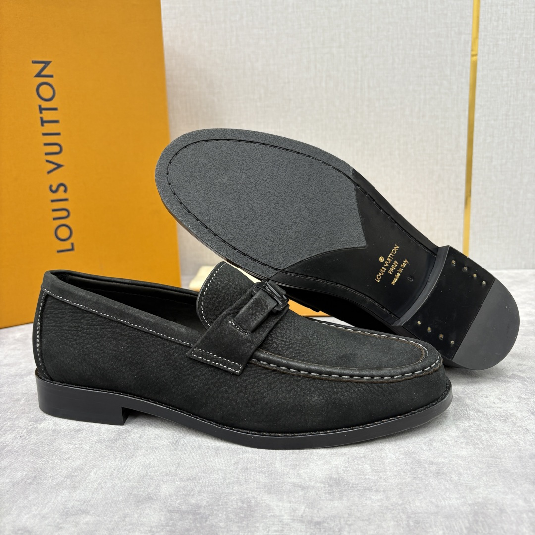 💋💍L家新品 LOUI* 乐福鞋皮鞋 官方 9,350 本款Major乐福鞋皮鞋 采用品牌标志性的 Da