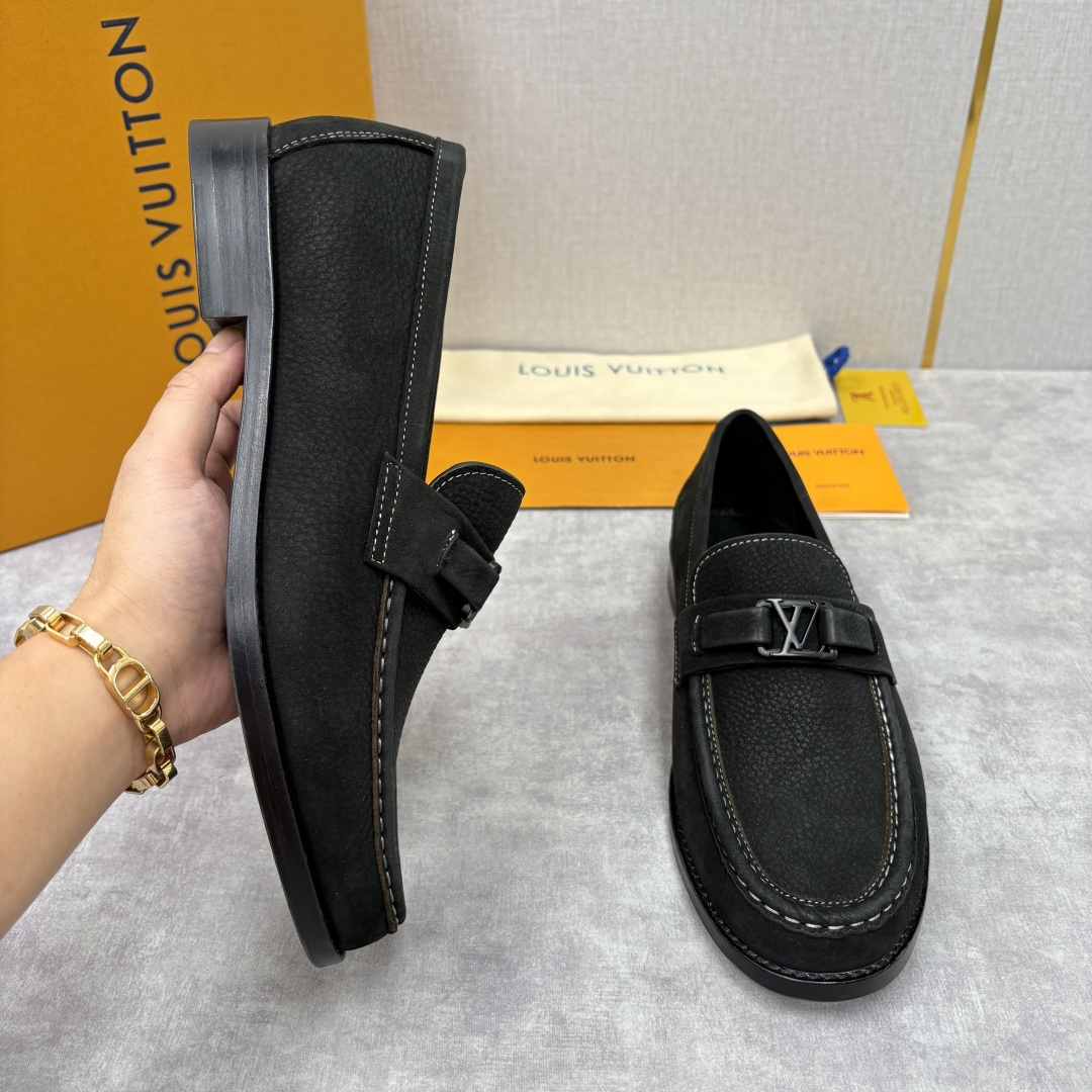 💋💍L家新品 LOUI* 乐福鞋皮鞋 官方 9,350 本款Major乐福鞋皮鞋 采用品牌标志性的 Da