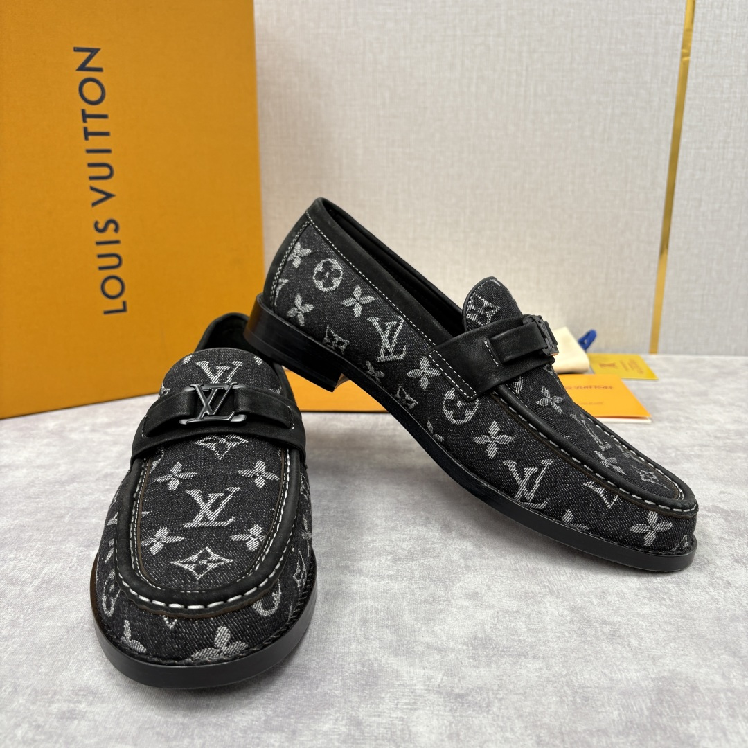 💋💍L家新品 LOUI* 乐福鞋皮鞋 官方 9,350 本款Major乐福鞋皮鞋 采用品牌标志性的 Da