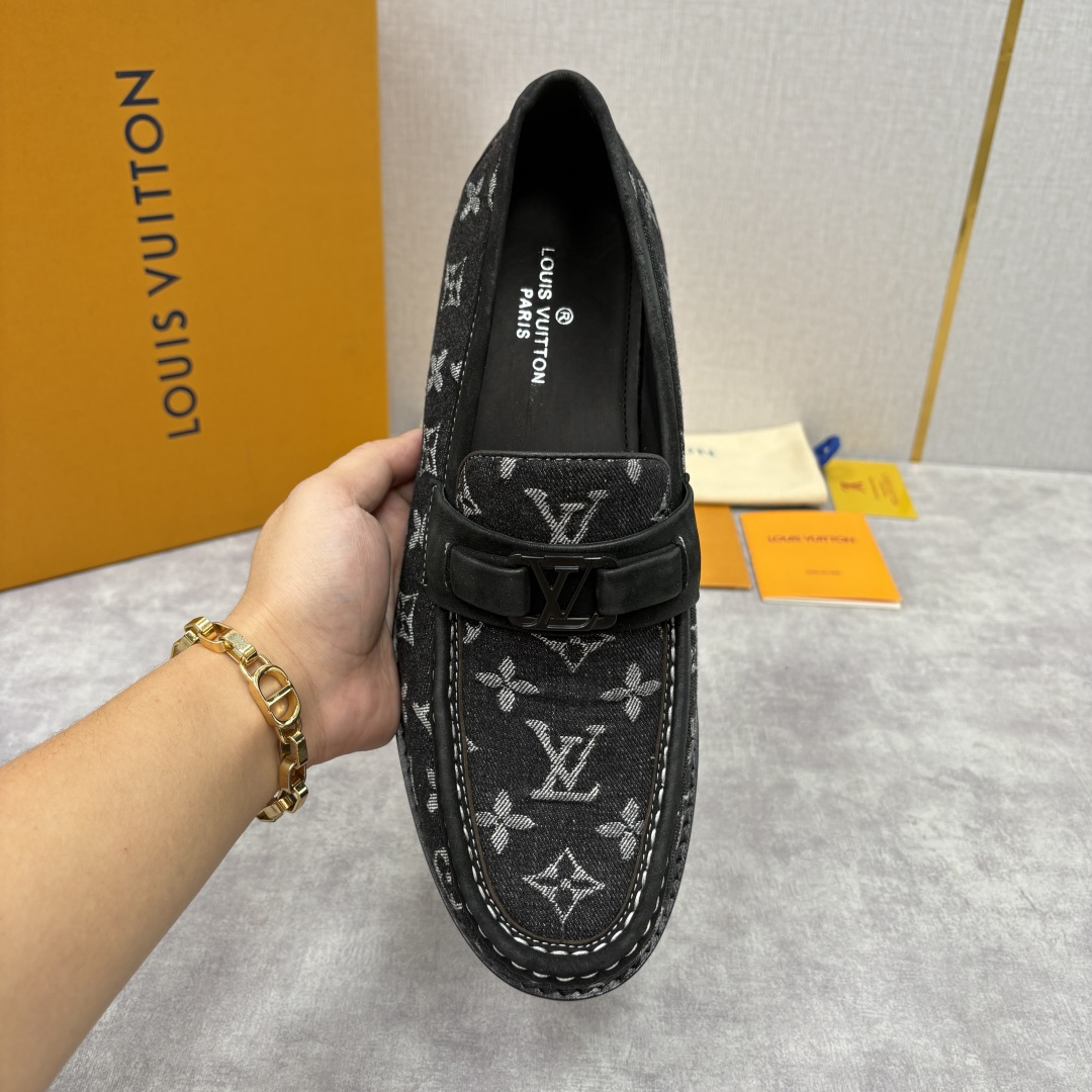 💋💍L家新品 LOUI* 乐福鞋皮鞋 官方 9,350 本款Major乐福鞋皮鞋 采用品牌标志性的 Da