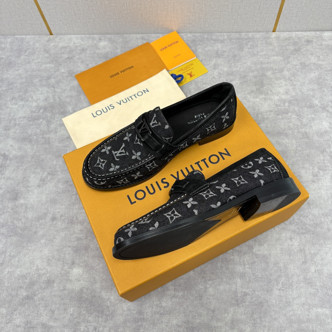 💋💍L家新品 LOUI* 乐福鞋皮鞋 官方 9,350 本款Major乐福鞋皮鞋 采用品牌标志性的 Da