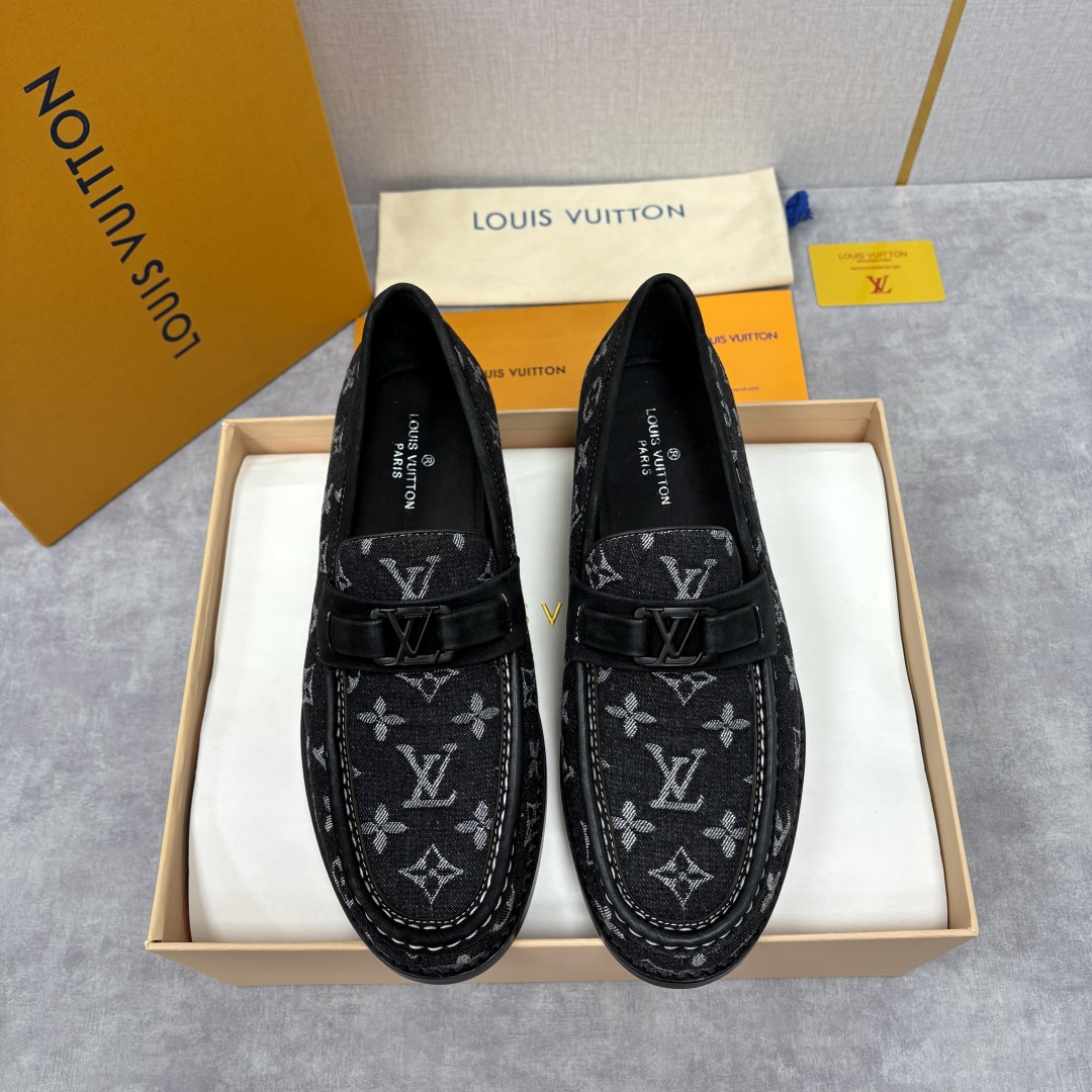 💋💍L家新品 LOUI* 乐福鞋皮鞋 官方 9,350 本款Major乐福鞋皮鞋 采用品牌标志性的 Da