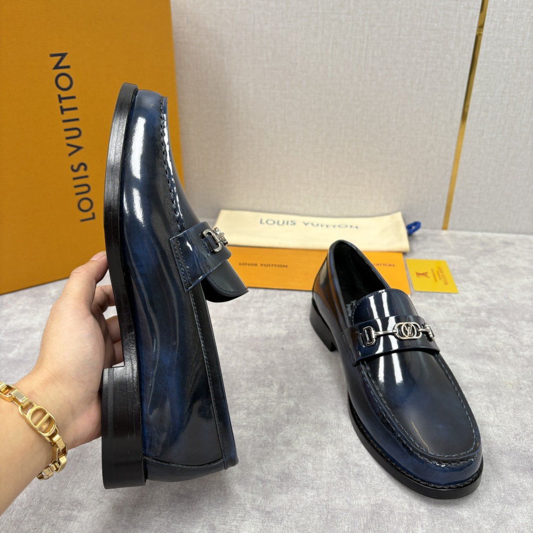 💋💍L家新品 LOUI* 乐福鞋皮鞋 官方 9,350 本款Major乐福鞋皮鞋 采用品牌进口细腻小牛皮