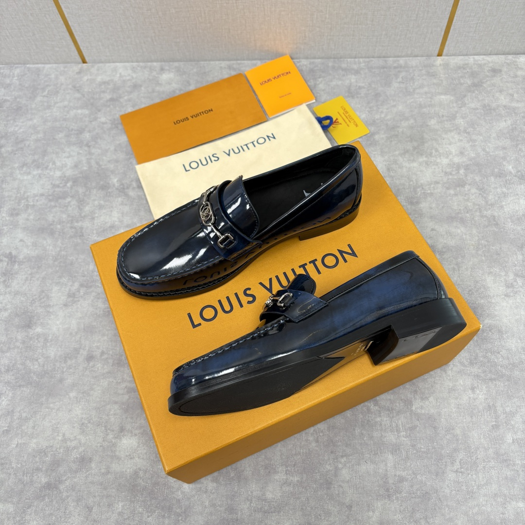 💋💍L家新品 LOUI* 乐福鞋皮鞋 官方 9,350 本款Major乐福鞋皮鞋 采用品牌进口细腻小牛皮