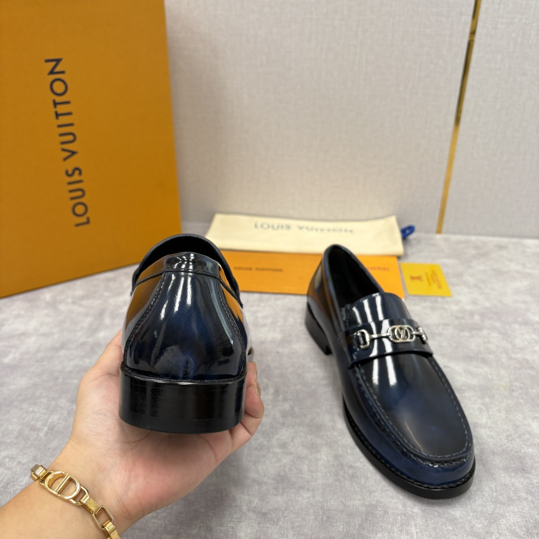 💋💍L家新品 LOUI* 乐福鞋皮鞋 官方 9,350 本款Major乐福鞋皮鞋 采用品牌进口细腻小牛皮