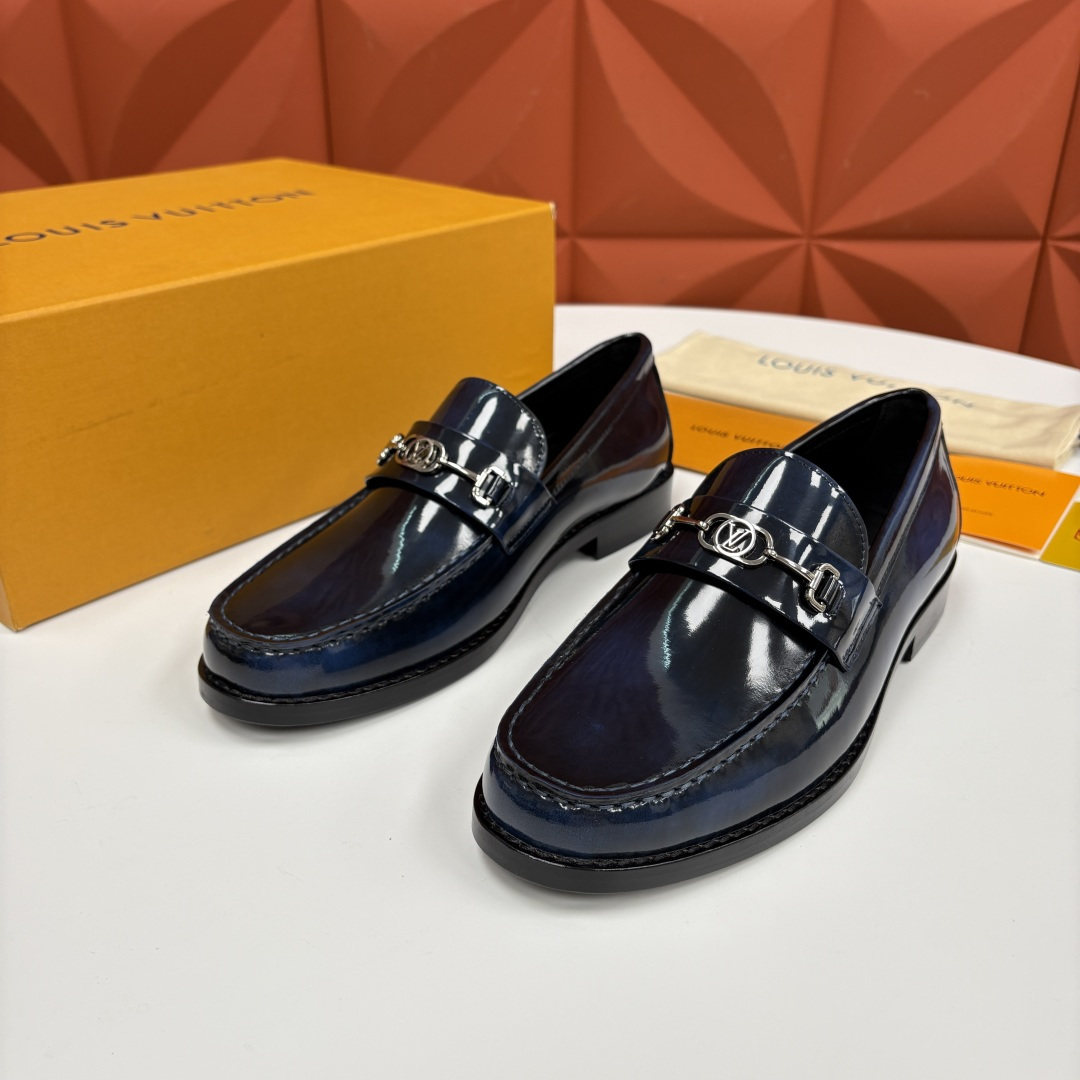 💋💍L家新品 LOUI* 乐福鞋皮鞋 官方 9,350 本款Major乐福鞋皮鞋 采用品牌进口细腻小牛皮