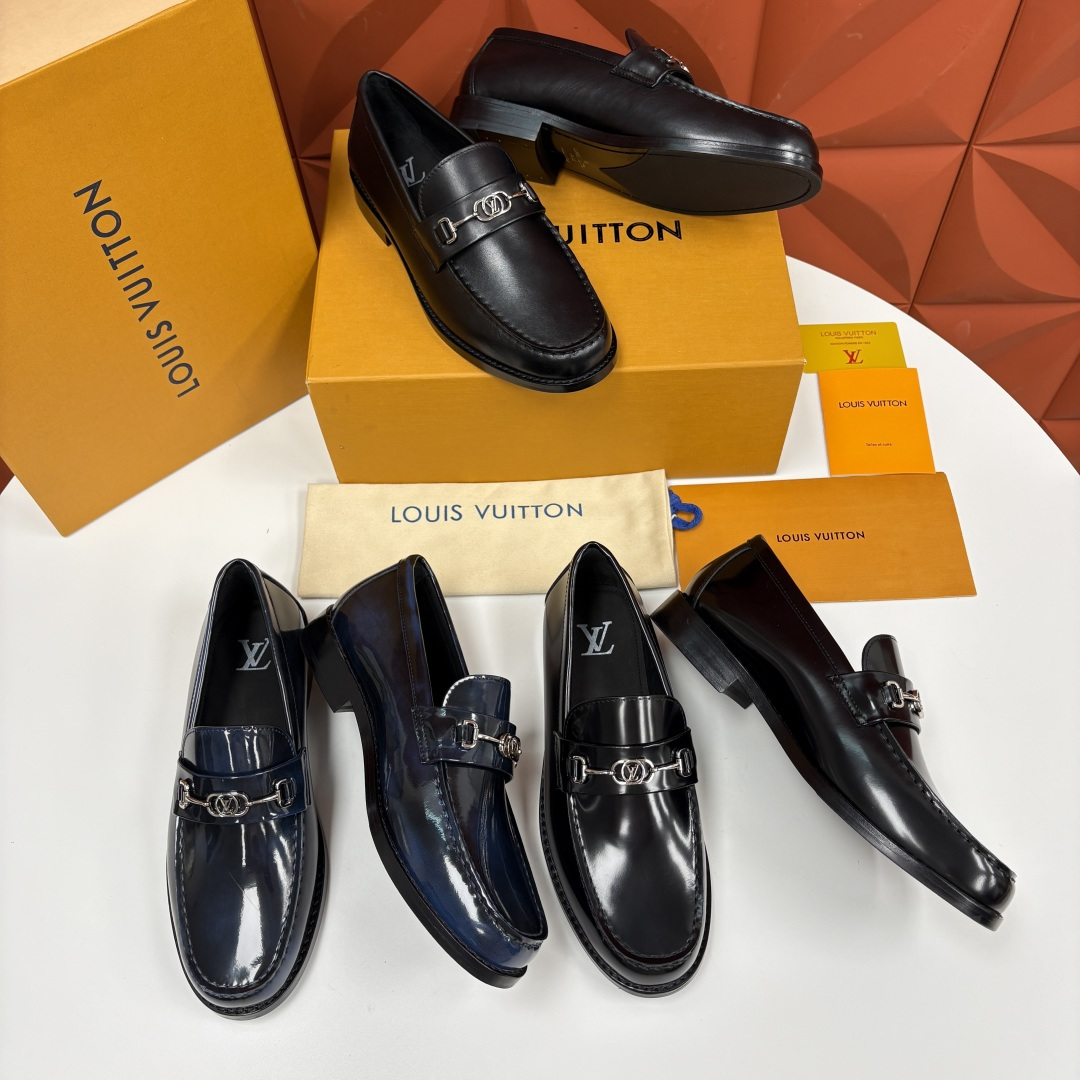 💋💍L家新品 LOUI* 乐福鞋皮鞋 官方 9,350 本款Major乐福鞋皮鞋 采用品牌进口细腻小牛皮