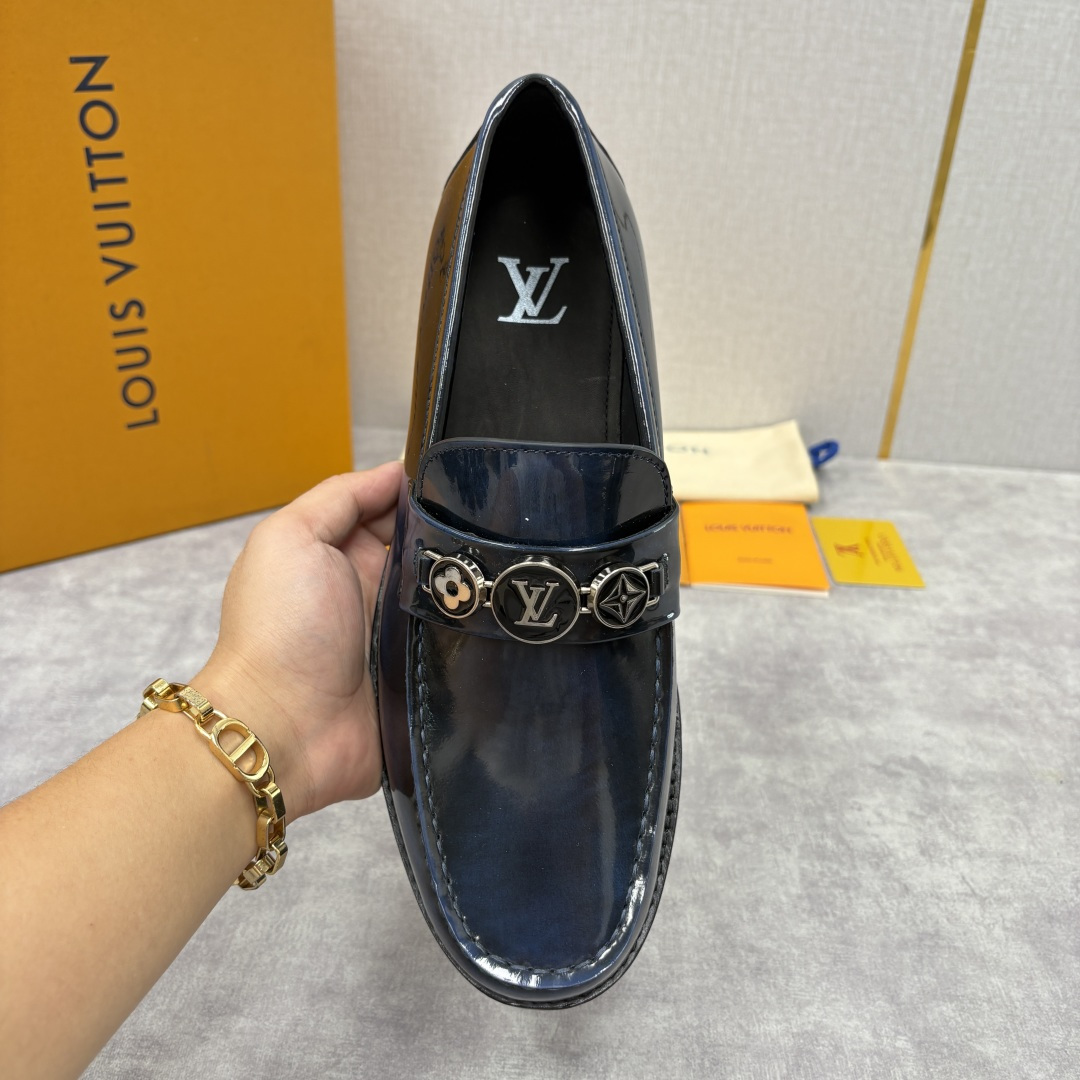 💋💍L家新品 LOUI* 乐福鞋皮鞋 官方 9,350 本款Major乐福鞋皮鞋 采用品牌进口细腻小牛皮