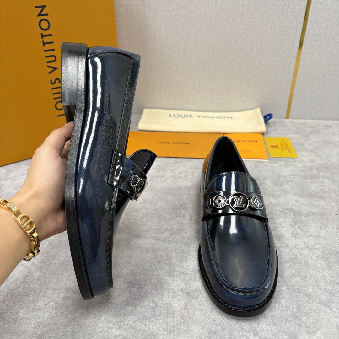 💋💍L家新品 LOUI* 乐福鞋皮鞋 官方 9,350 本款Major乐福鞋皮鞋 采用品牌进口细腻小牛皮