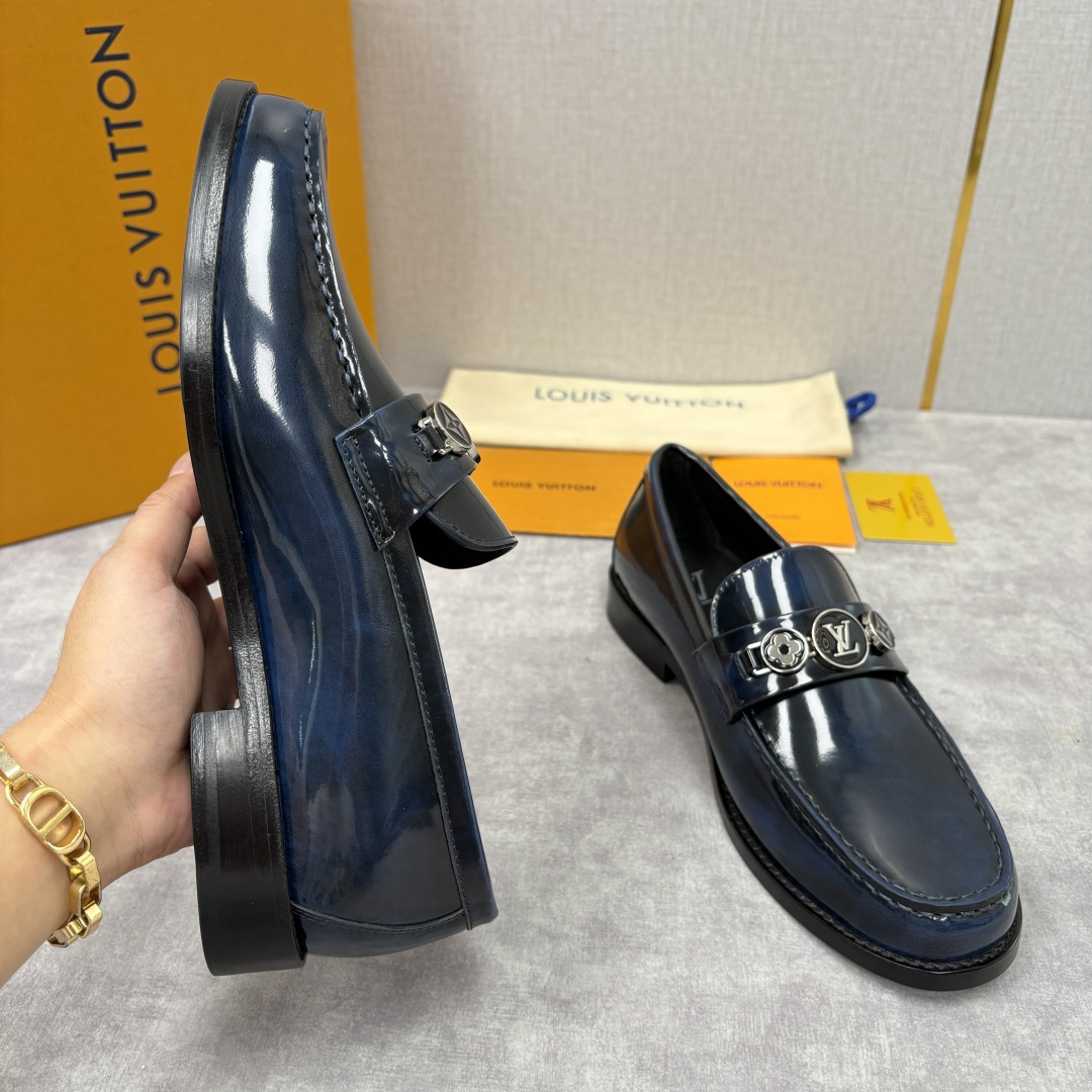 💋💍L家新品 LOUI* 乐福鞋皮鞋 官方 9,350 本款Major乐福鞋皮鞋 采用品牌进口细腻小牛皮