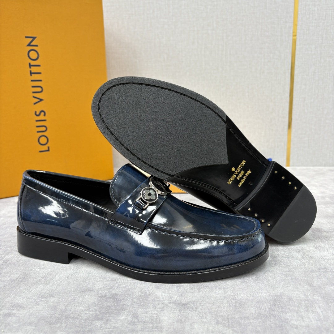 💋💍L家新品 LOUI* 乐福鞋皮鞋 官方 9,350 本款Major乐福鞋皮鞋 采用品牌进口细腻小牛皮