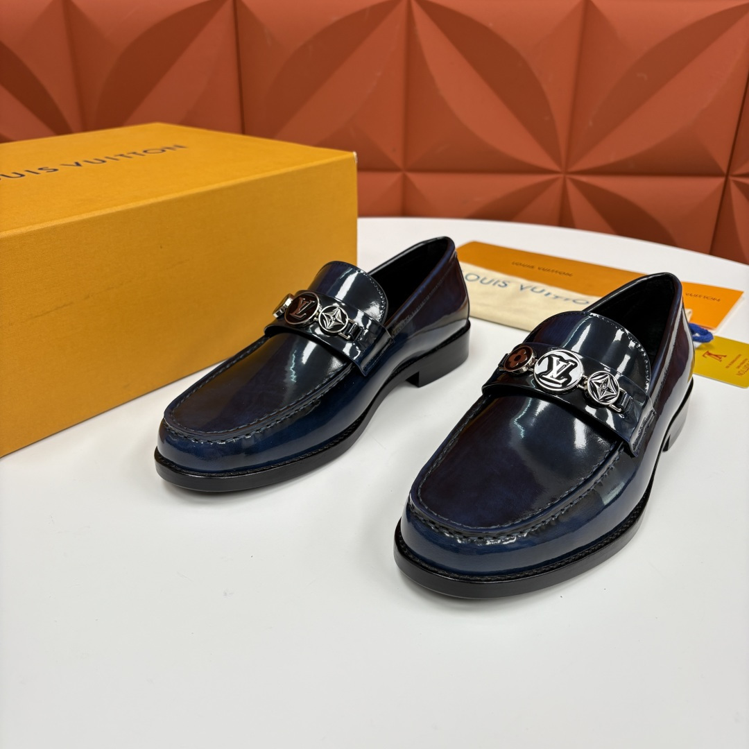 💋💍L家新品 LOUI* 乐福鞋皮鞋 官方 9,350 本款Major乐福鞋皮鞋 采用品牌进口细腻小牛皮