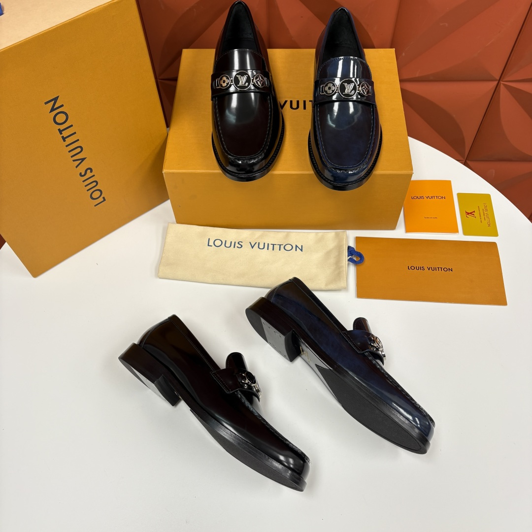 💋💍L家新品 LOUI* 乐福鞋皮鞋 官方 9,350 本款Major乐福鞋皮鞋 采用品牌进口细腻小牛皮