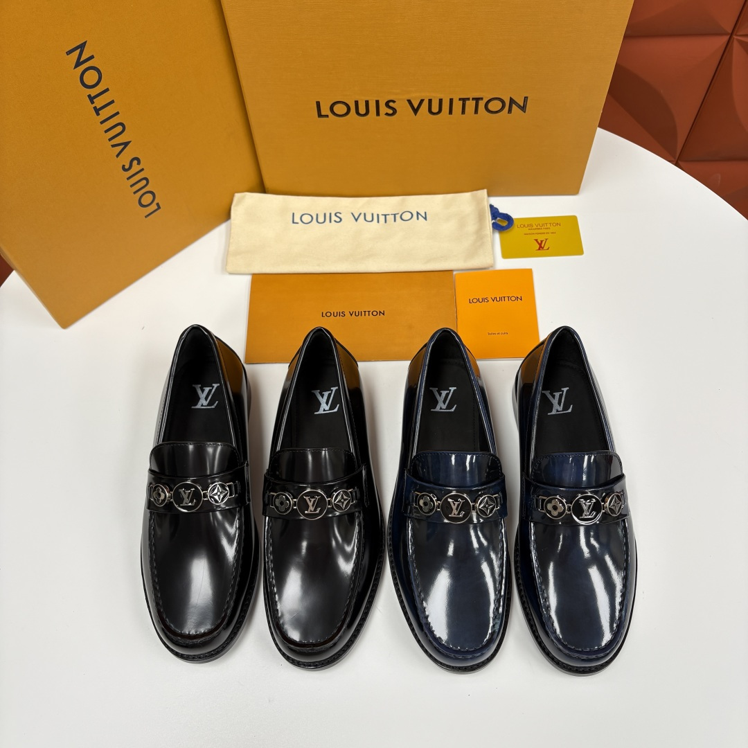 💋💍L家新品 LOUI* 乐福鞋皮鞋 官方 9,350 本款Major乐福鞋皮鞋 采用品牌进口细腻小牛皮