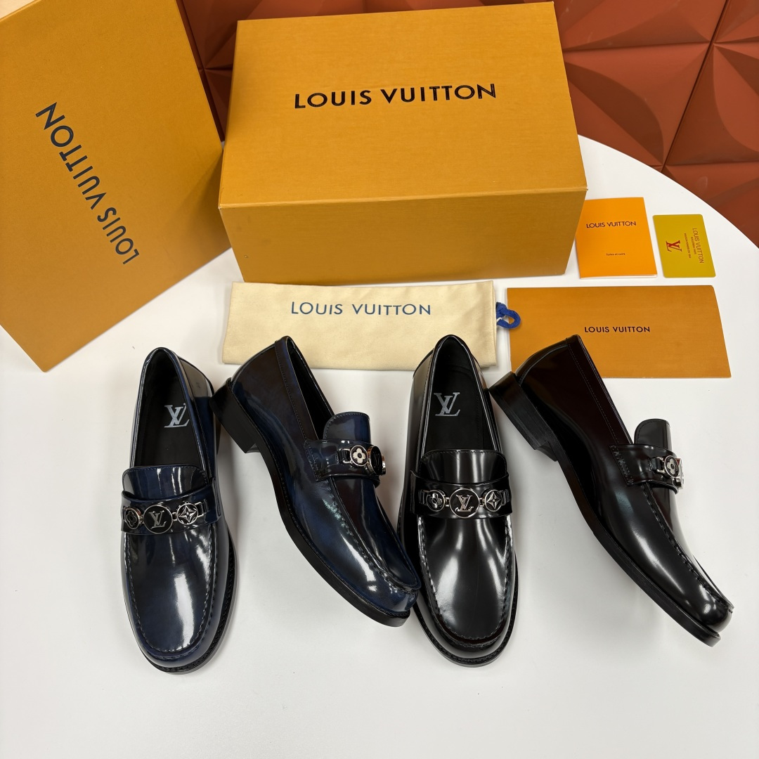 💋💍L家新品 LOUI* 乐福鞋皮鞋 官方 9,350 本款Major乐福鞋皮鞋 采用品牌进口细腻小牛皮