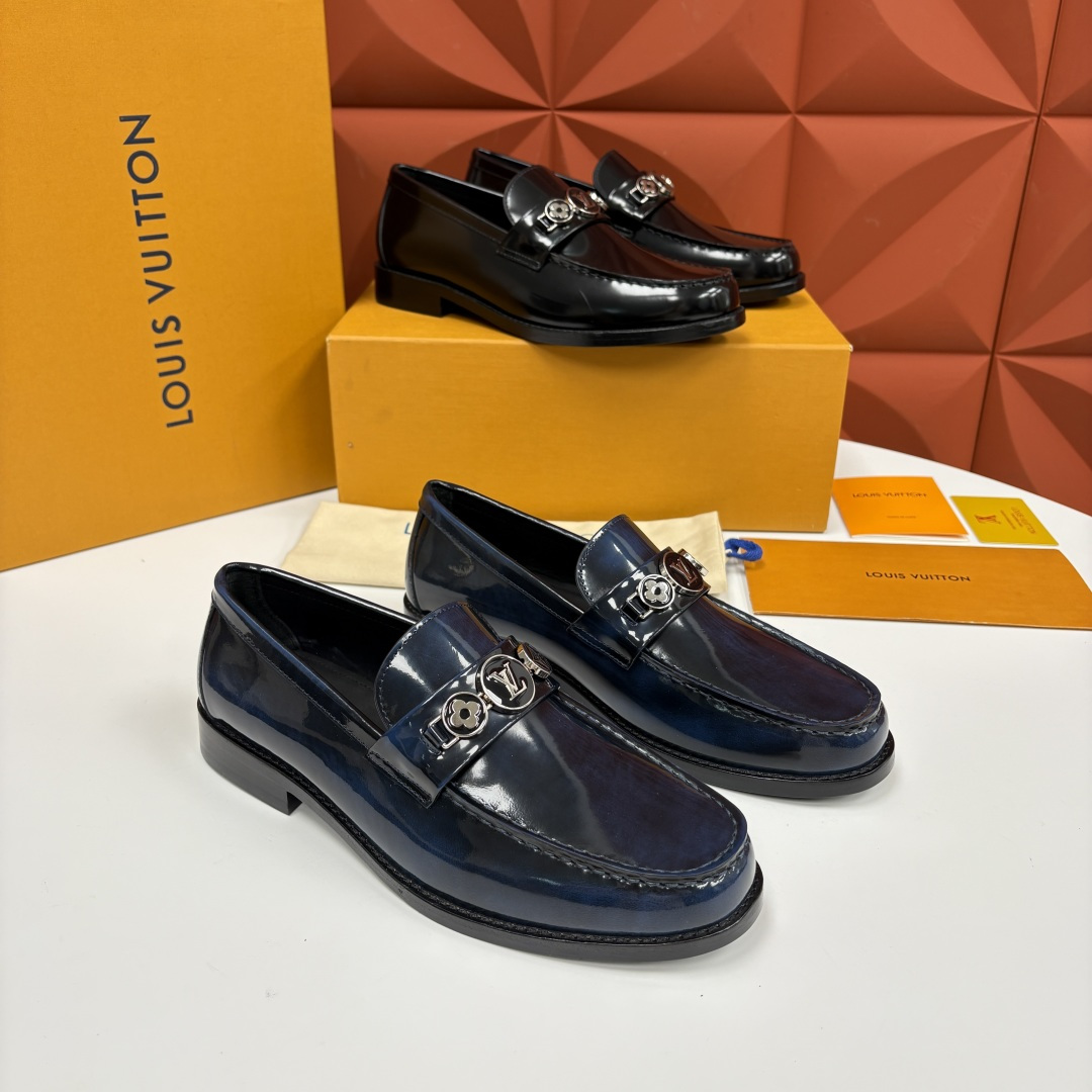 💋💍L家新品 LOUI* 乐福鞋皮鞋 官方 9,350 本款Major乐福鞋皮鞋 采用品牌进口细腻小牛皮