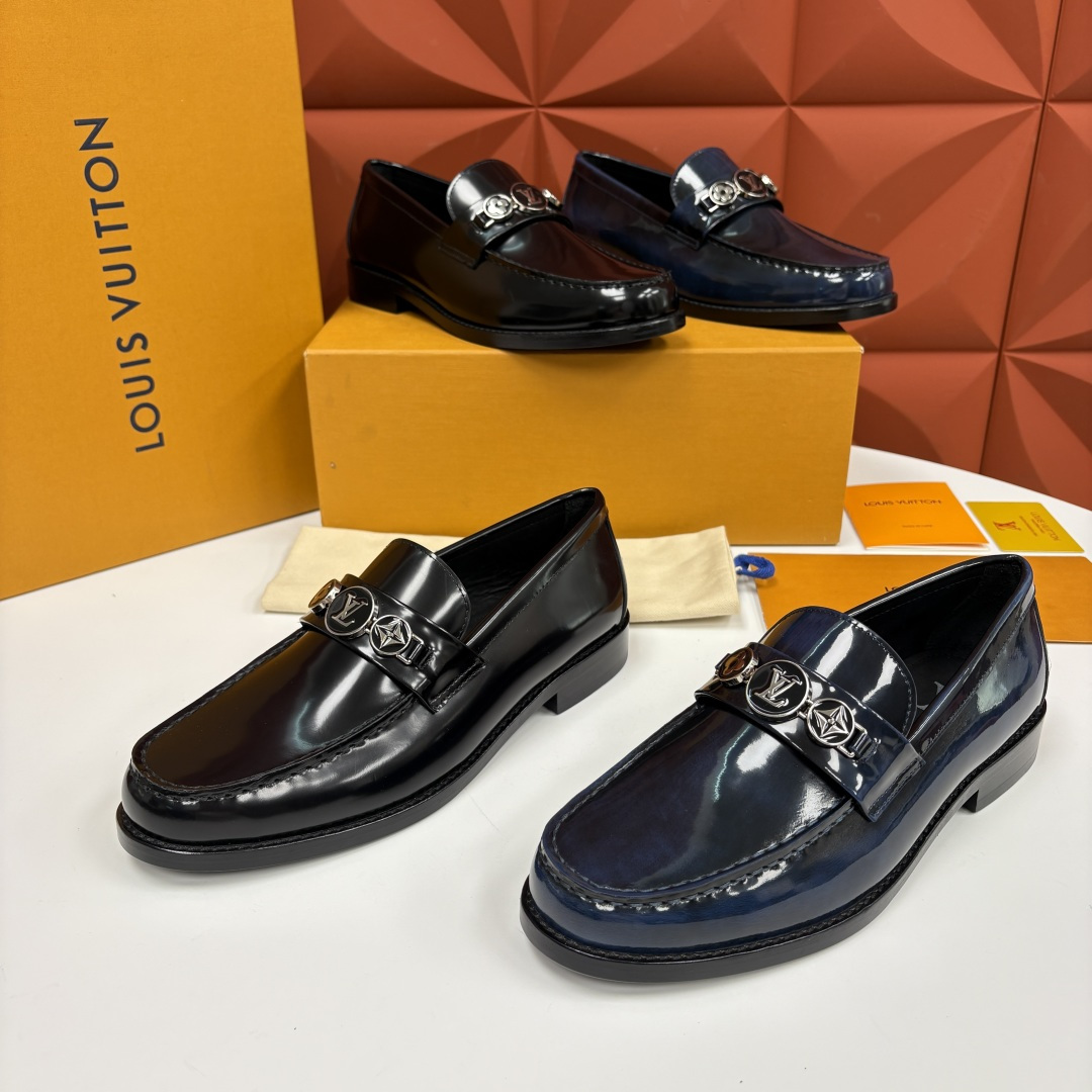 💋💍L家新品 LOUI* 乐福鞋皮鞋 官方 9,350 本款Major乐福鞋皮鞋 采用品牌进口细腻小牛皮